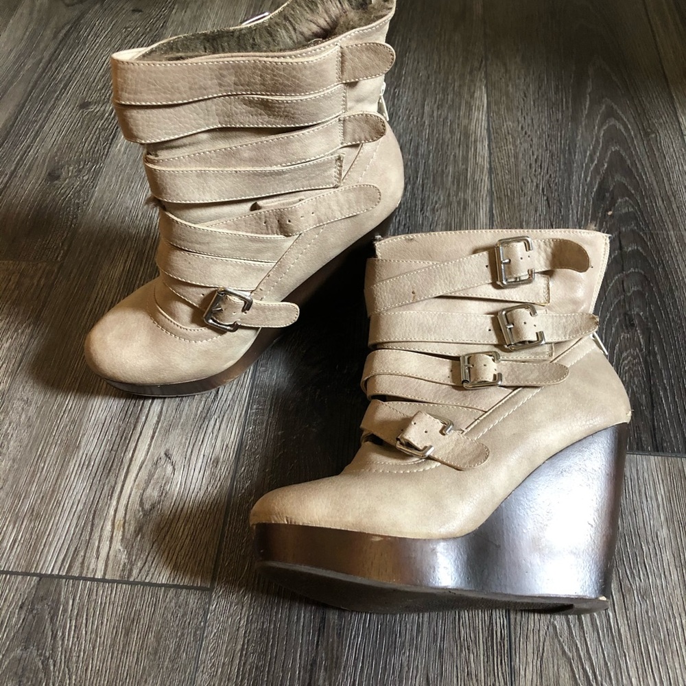 Not Rated tan wedge boots with faux fur size 9.5